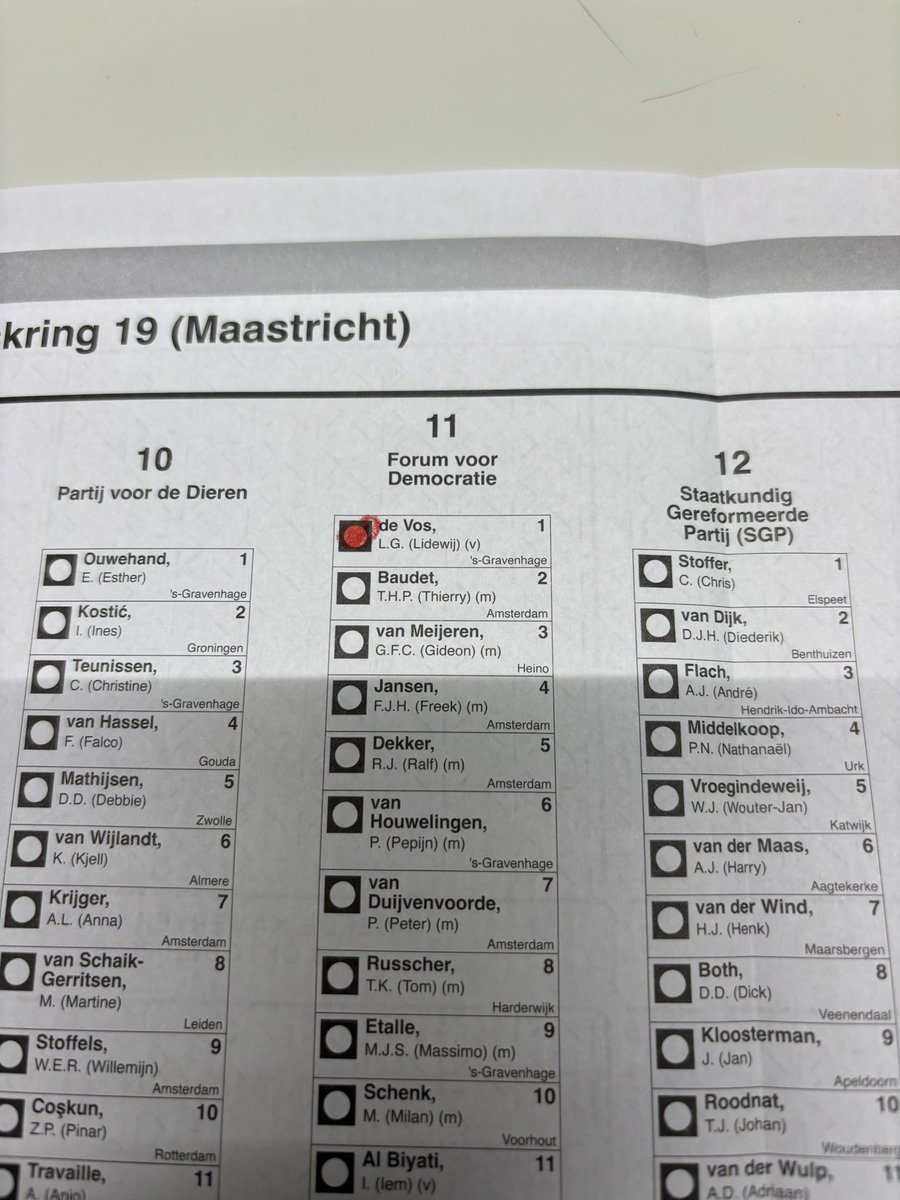servaesjes's tweet photo. @rijswijkjan1 @fvdemocratie 2 x Maasbracht, voetbalkantine https://t.co/a4DCUJ20Hz