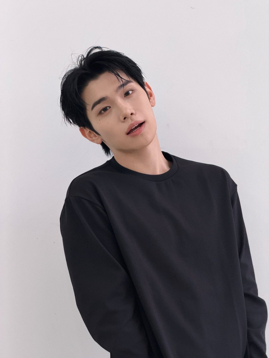akvvtr's tweet photo. 신인 남배우 같당 ㅎㅎ 내꼬 https://t.co/0A1vAcev4U