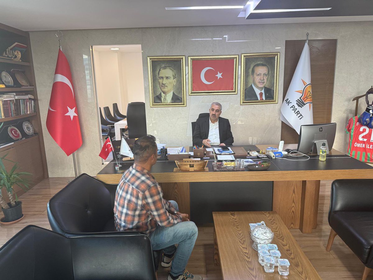omer_iler's tweet photo. 📍 AK Parti Diyarbakır İl Başkanlığı

Bizi ziyaret ederek kıymetli görüş,öneri ve taleplerini bildiren hemşerilerimize teşekkür ederiz.
İstişare, ortak aklın ve birlik ruhunun en güçlü göstergesidir.

#AKParti #Diyarbakır #TürkiyeYüzyılı https://t.co/rxqzCifi3I