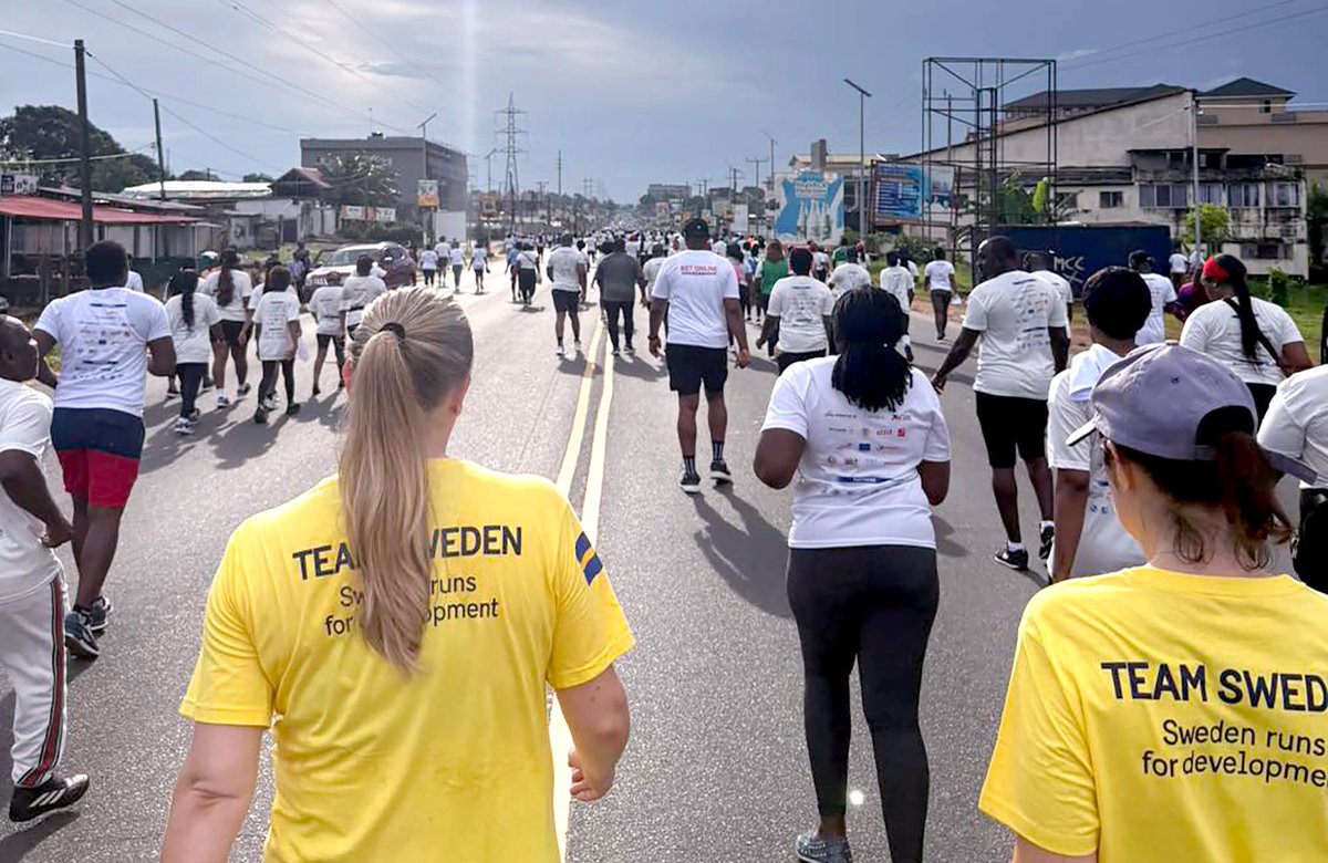 🏃‍♀️ Thanks to the Embassy of Sweden in Monrovia for joining us on race day with 19 staff and family members, including Ambassador Karl Backéus. A special thanks to visiting Swedish parliamentarian Rickard Nordin, who completed the full marathon and placed 12th.

#LiberiaMarathon