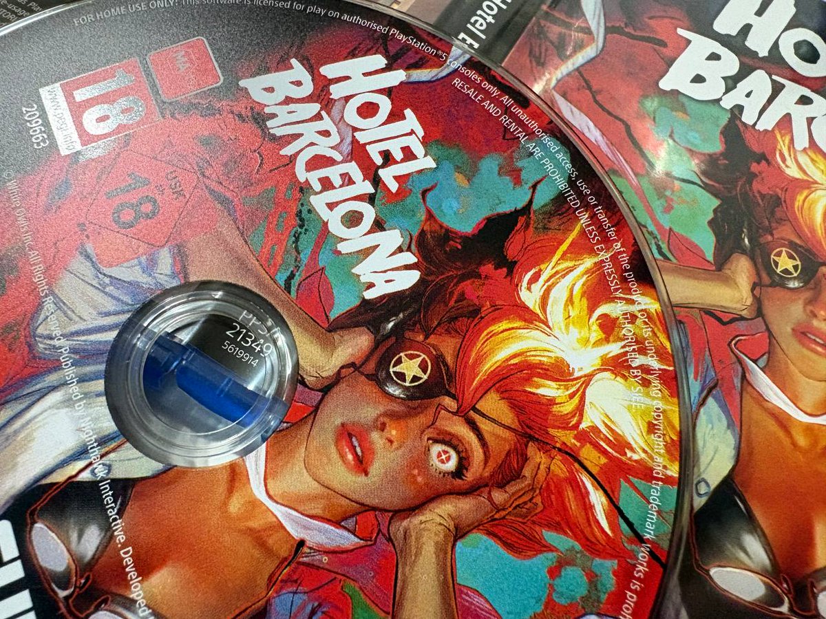 🟤 Quin gaudi veure al mestre <a href="/Swery65/">Hidetaka SWERY SueHERO</a> piulant en la nostra llengua per promocionar el llançament en format físic de l'#HotelBarcelona! Recordeu que el teniu disponible per a #PlayStation5 i #XBOXSeriesX, i totalment en #català gràcies al <a href="/PrCeTrencada/">Projecte 'Ce Trencada'</a>! 👉 cetrencada.cat/hotel-barcelon…