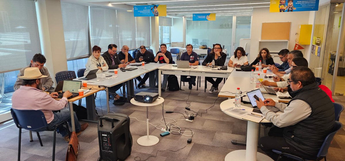 CTMIN_Chile's tweet image. Víctor Riesco expone sobre la gestión de comunicaciones de CTMIN, resaltando la importancia de informar, estar en terreno y fortalecer la presencia sindical en medios. #CTMIN #ComunicaciónSindical #Minería