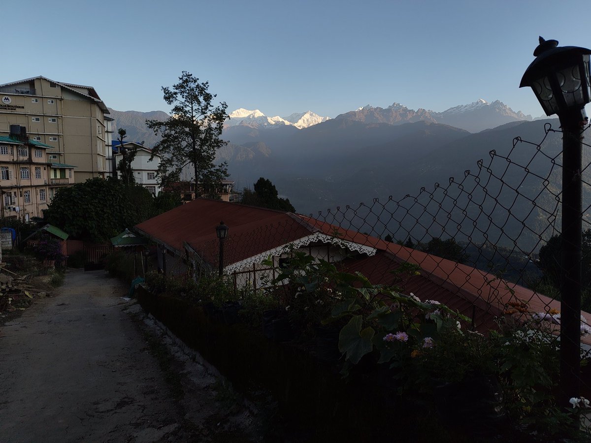 <a href="/swarupa007/">Swarupa</a> It does look pretty close from Pelling, just doesn't appear as tall because of the viewing angle from below.