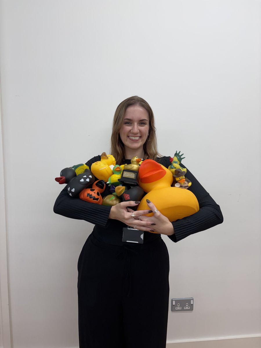 associateevents's tweet image. October's #DuckAward goes too 🥁.... Hannah Calverley  🎉

✨ Hannah may have only recently joined us, but she’s already making waves with her creativity, fresh ideas, and incredible attention to detail. 

👏 Congratulations Hannah.

#EmployeeoftheMont #TeamAE