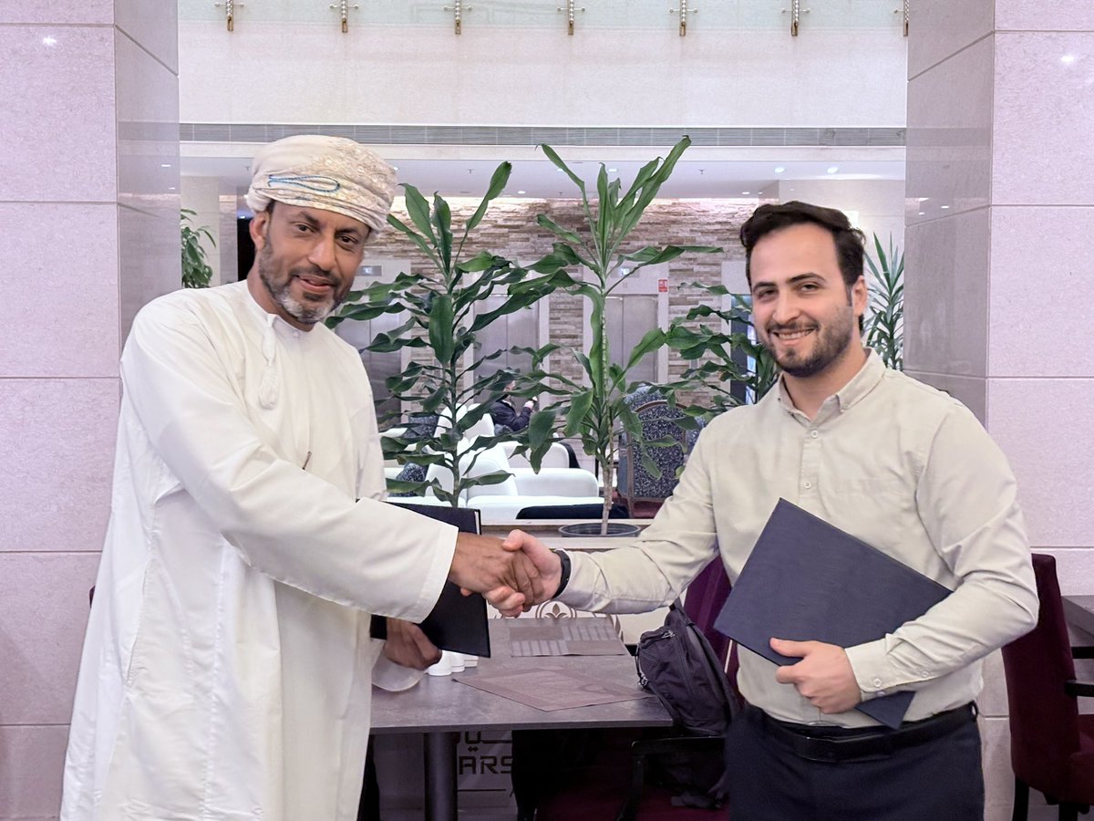 CodeAcademy_om's tweet image. اتفاقيات |

على هامش المشاركة في #أولمبياد_التكنولوجيا بطهران، قمنا بتوقيع مذكرة تفاهم للتعاون المستقبلي مع شركة Quera التقنية التي مقرها طهران✨

تمتلك الشركة خبرة واسعة في سوق التقنية الإيراني وطورت منصات عديدة في مجال التعليم والتعلم المدرسي والجامعي وادارة المسابقات 👩🏻‍💻👨🏻‍💻