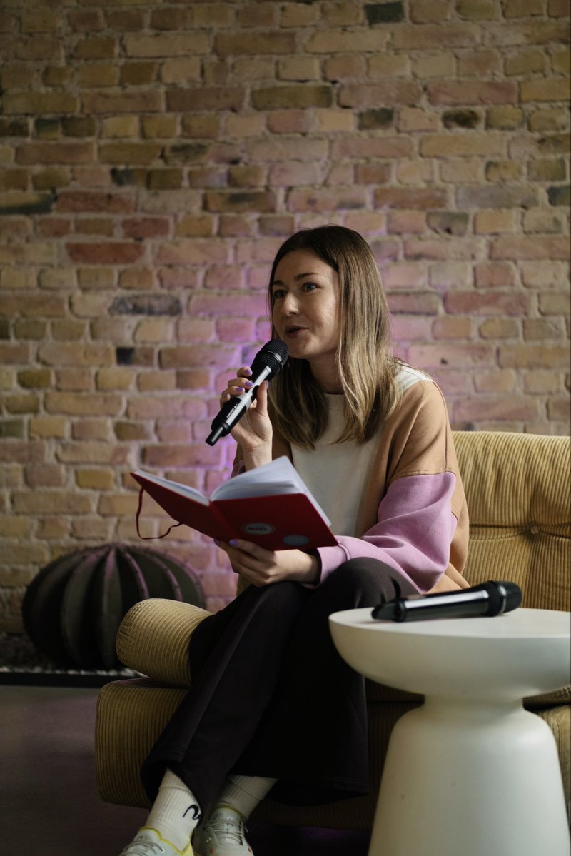 New Berlin co-lead for @shefiorg - give @yzolotukhina a follow.  Btw the wall in the back looks familiar aka @w3_hub walls vibes