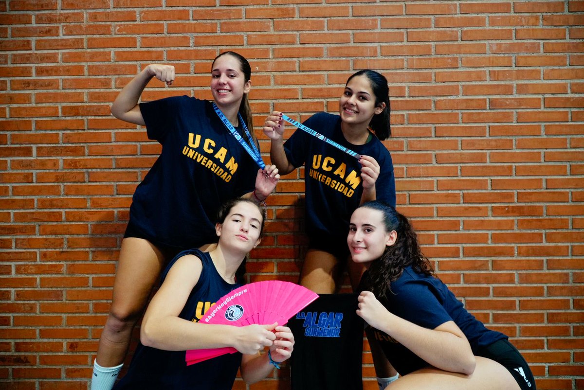 algarsurmenor's tweet image. Con el Algar Surmenor a todas partes 💙

Nos encanta nuestro escudo, nos enamoran nuestros colores y por eso nos gusta llevarlos también fuera de la pista 🔝

Abanicos y bragas: 5€
Lanyards: 3,5€
Pulseras: 2€
Chapa logo: 1,5€

🛒 Pregúntanos o cómpralo en la cantina