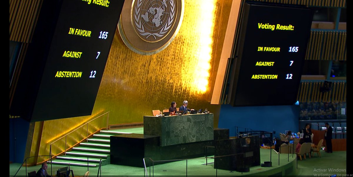 Otra victoria innegable de #Cuba 🇨🇺, después de la brutal campaña de chantajes, amenazas y mentiras llevada a cabo por el Departamento de Estado de Estados Unidos, 165 estados miembros de la ONU continúan apoyando la demanda de #TumbaElBloqueo