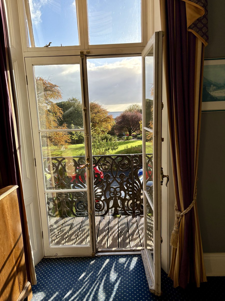 Miss Underscore tweet media