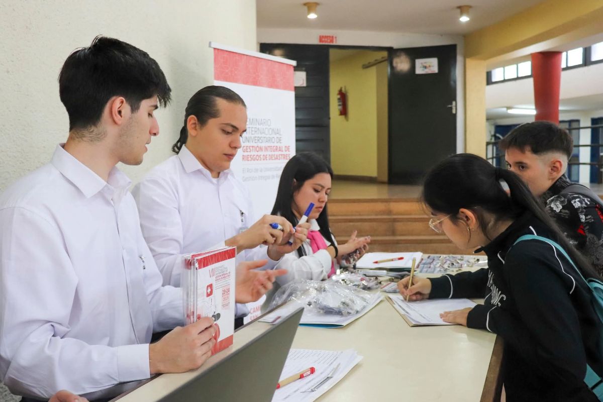 al_proyecto's tweet image. América Latina Universidades 
Del boletín semanal n°8

La @una_py 🇵🇾 celebró el VIII Seminario Internacional Universitario de #GIRD y comparte experiencias de prevención y protocolos con la @UNMSM_ 🇵🇪

open.substack.com/pub/aluniversi…