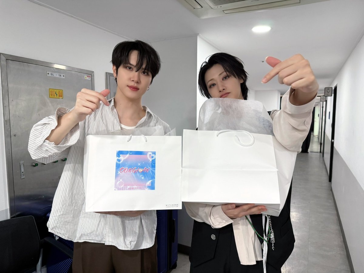 WEi__Official's tweet photo. 🩵💙💜

#위아이 #WEi
#Wonderland #HOME https://t.co/JHQGyuGuMV
