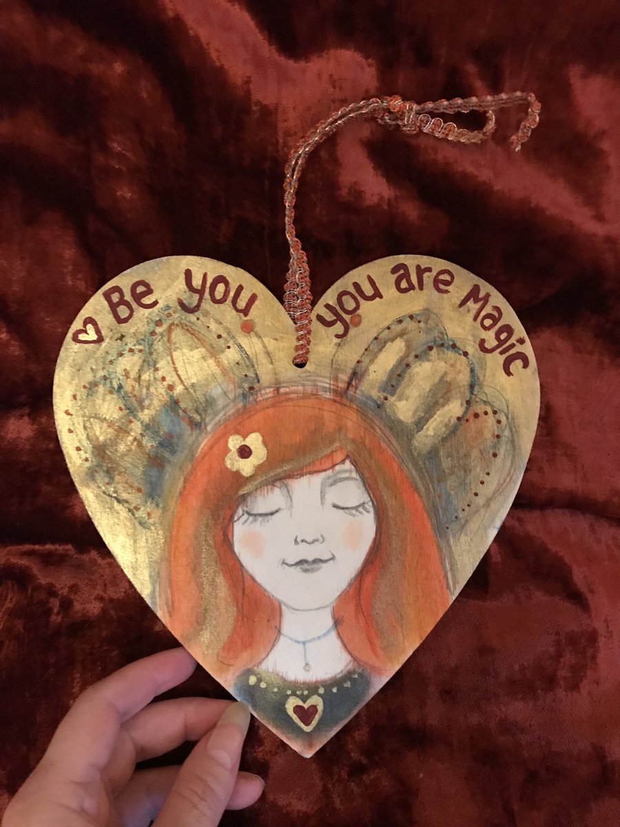 NEW  painted hanging wooden heart, £20 inc UK postage xxx