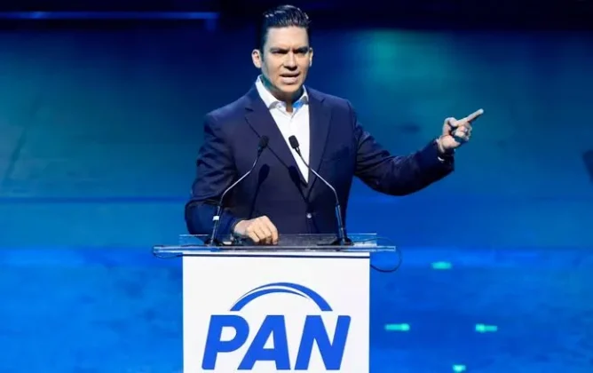 EvidenciaLa's tweet photo. 🪦 #PAN de muerto💥 @martinespinosa revela cómo la oposición se desmorona entre presiones y simulaciones. 🗞️ #DesdeCabina
° 👷♀️ Avanza la Certificación de #Mujeres #Sindicalistas #SITRAM
° 🚰 Promotores del #Huachicolhídrico @Tuzos
@Nakachi_Mx La nota completa en 👉 https://t.co/RGnId5U6Ia
