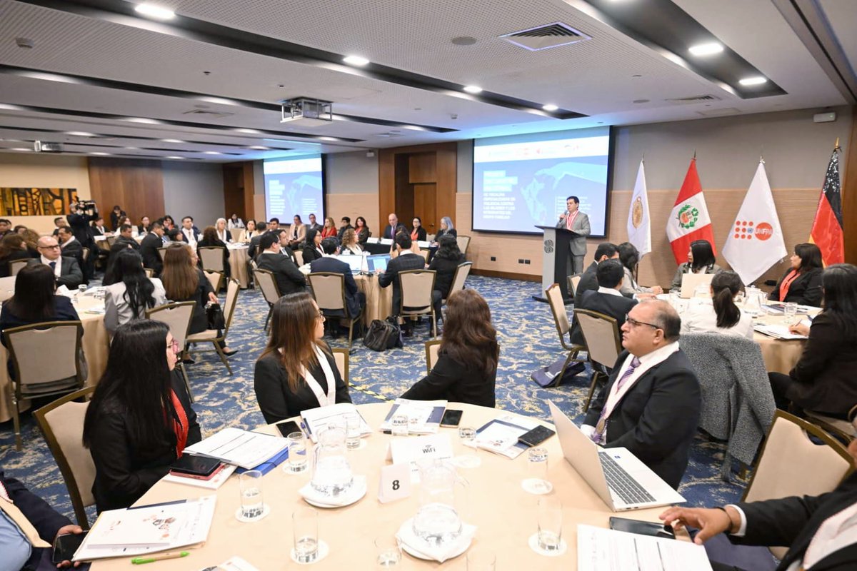 ✅Durante las sesiones, los fiscales abordan temas clave como el uso de la cámara Gesell, la valoración del consentimiento, la prueba indiciaria y la protección a víctimas menores de tres años de edad. Este encuentro marca un paso firme hacia una justicia más humana,