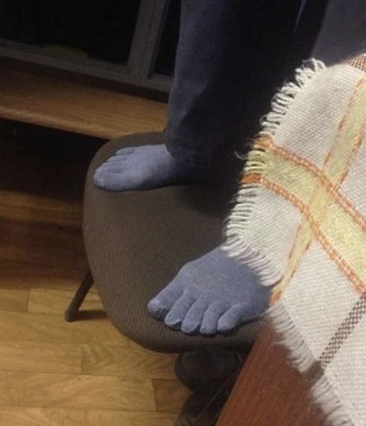 eve gelen ustanın çoraplara bak kafayı yicem ya