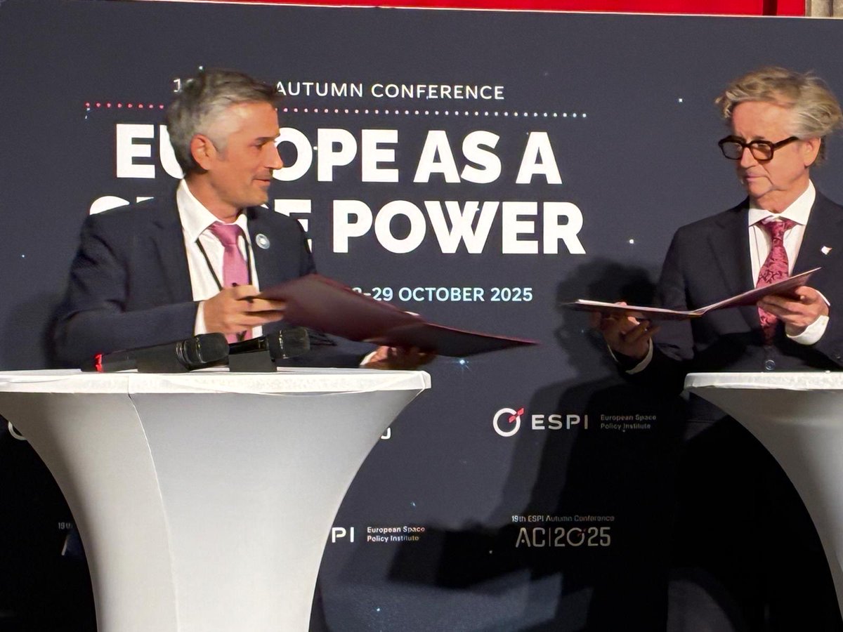 LUinVienna's tweet image. Today @LUinVienna 🇱🇺 celebrated the signature of a 4 year agreement between @LuxSpaceAgency and @ESPIspace for joint action at the 19th #ESPIAutumnConference in three priority areas: research 🔬, network 🌐, education 📚. #spacepolicy #spacepower #Luxembourg