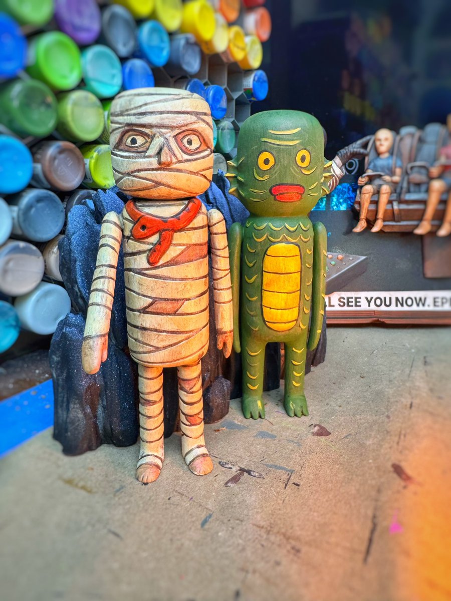 SatisfactualSC's tweet image. Number two down!

This one was significantly trickier to paint, those lines were no fun! But hey I’m happy with him! #UniversalMonsters