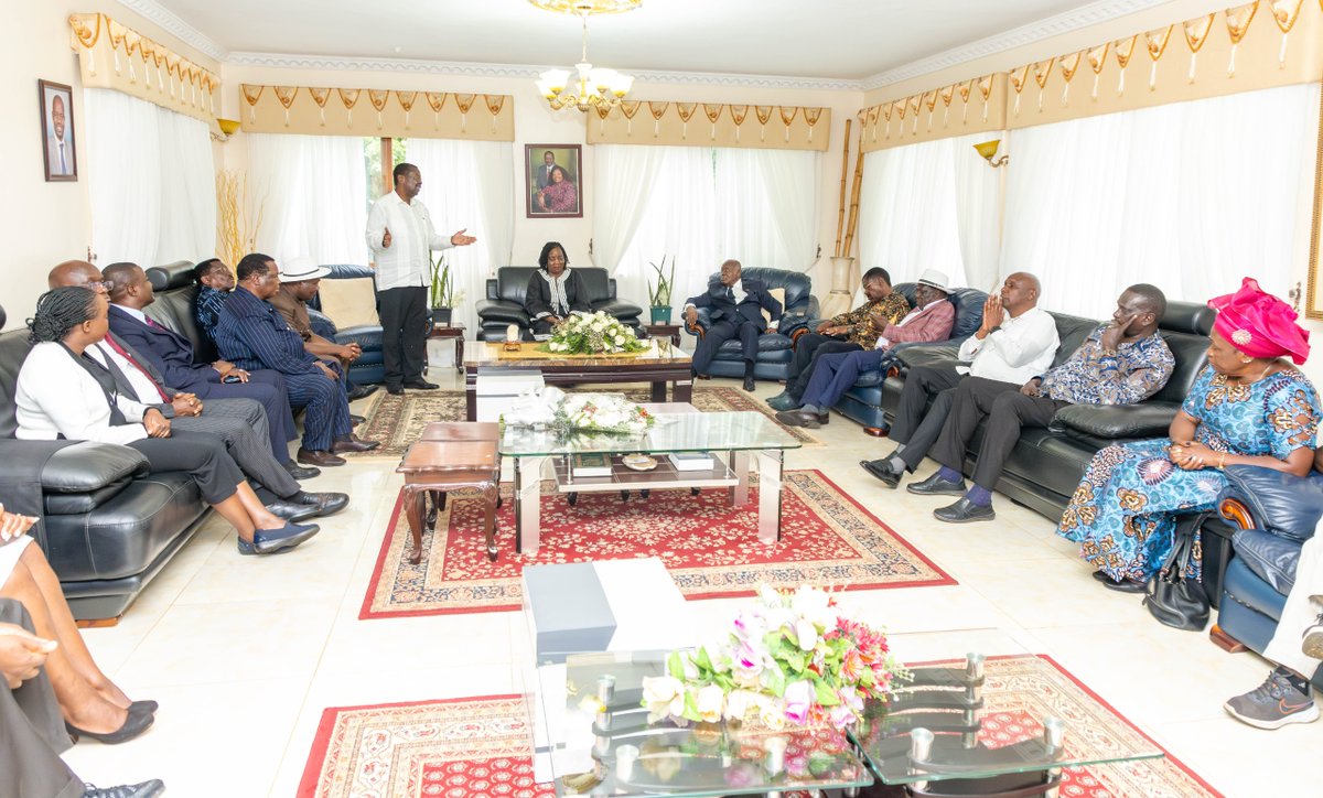 MusaliaMudavadi's tweet image. I visited Bondo, a historic cradle of our nation’s independence, and a home that embodies Kenya’s enduring story of leadership and resilience, to condole with Mama Ida and the family of my late brother, Rt. Hon. Raila Odinga, C.G.H., just days after we laid him to rest.

I deeply…