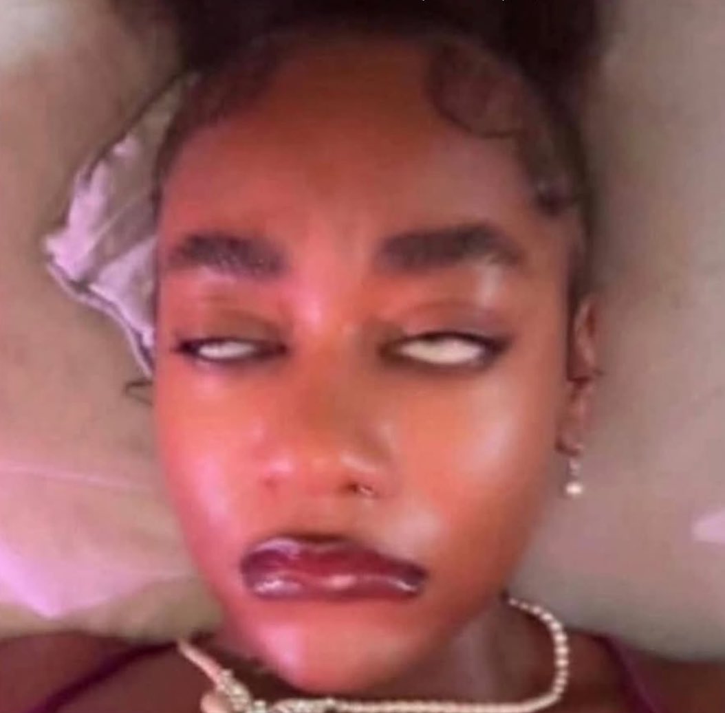 mireku_gerardo's tweet photo. Her face when you hit where the infections itch the most 😩 https://t.co/wpiimy0ZK1