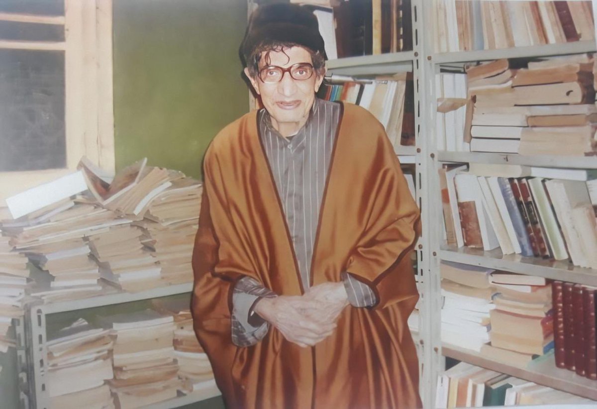 ما نَبَغَ أديبٌ في القديم والحديثِ إلاَّ كان القرآنُ أعظمَ روافِدِه، وأشهرَ موارِدِه .

العلاّمة محمد رجب البيومي " رحمه الله "