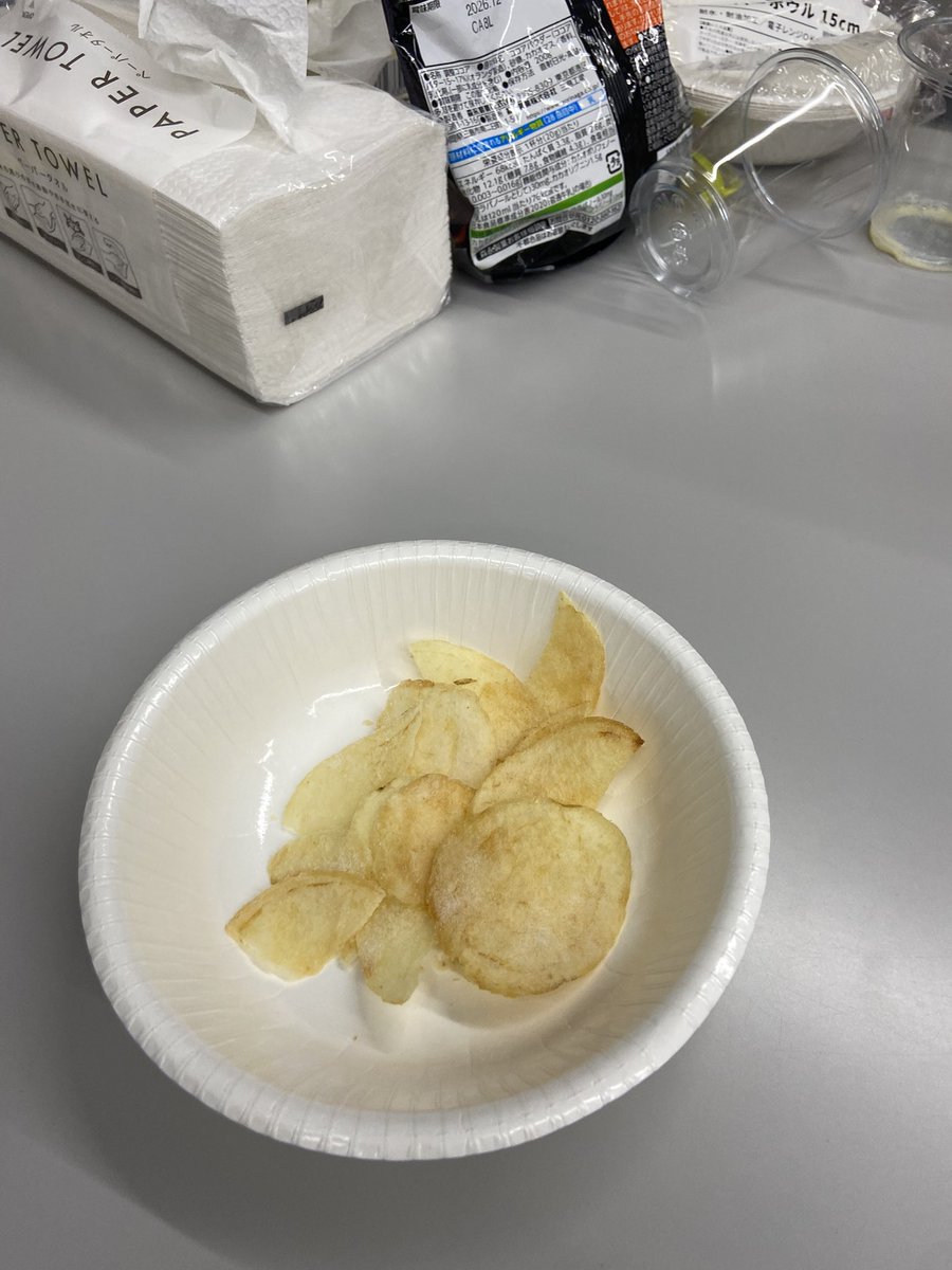 KUcircle's tweet photo. 先日模擬店企画説明会第一弾&amp;試食会をしました〜
メンバーがさまざまなアドバイスを出してくれてより良いものを作れそうでワクワクです
都合がつけばまたやろうと思います！ https://t.co/G5heZKJouJ