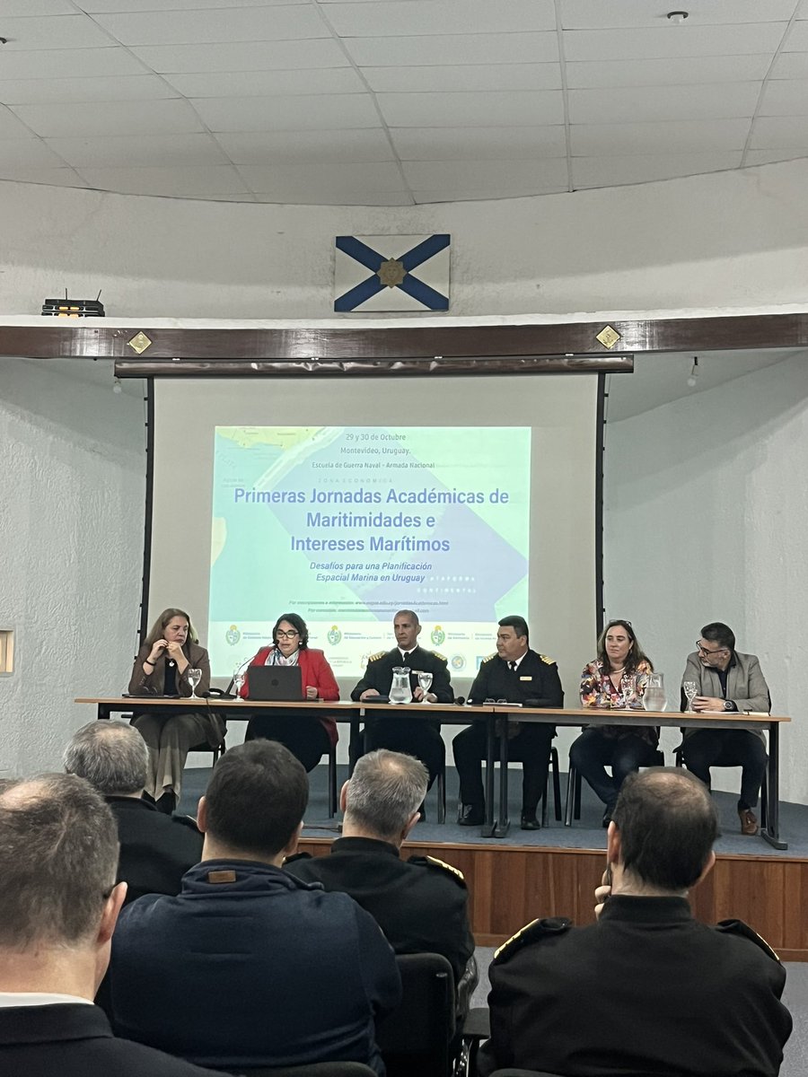 Sil_Balaguer's tweet photo. 🌊 Hoy y mañana en la Escuela de Guerra Naval se celebran las Primeras Jornadas Académicas de Maritimidades e Intereses Marítimos (JAMIM 2025).

Espacio clave para pensar un 🇺🇾 marítimo que articule ciencia, diplomacia, desarrollo sostenible y soberanía.

#UruguayAzul #JAMIM https://t.co/9Yh1Hvnwue