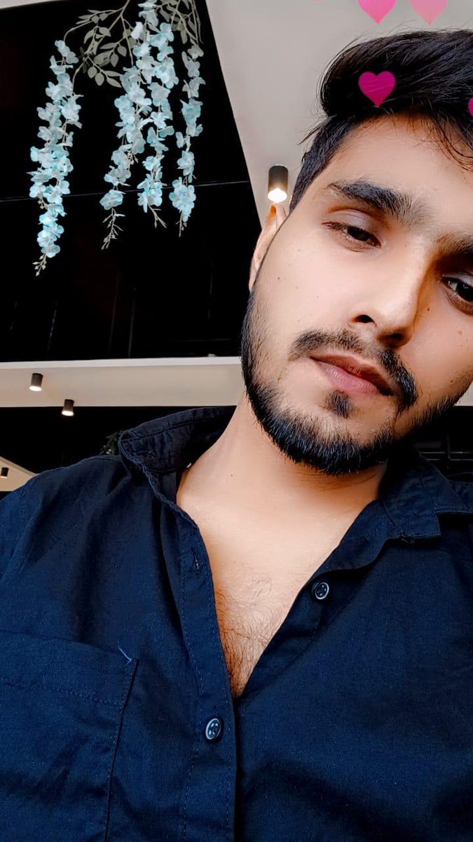 कुछ इस तरह मुब्तेला हुआ तेरी याद में,
ज़ुल्फ़ें सफेद हो गईं 19 साल में...See more