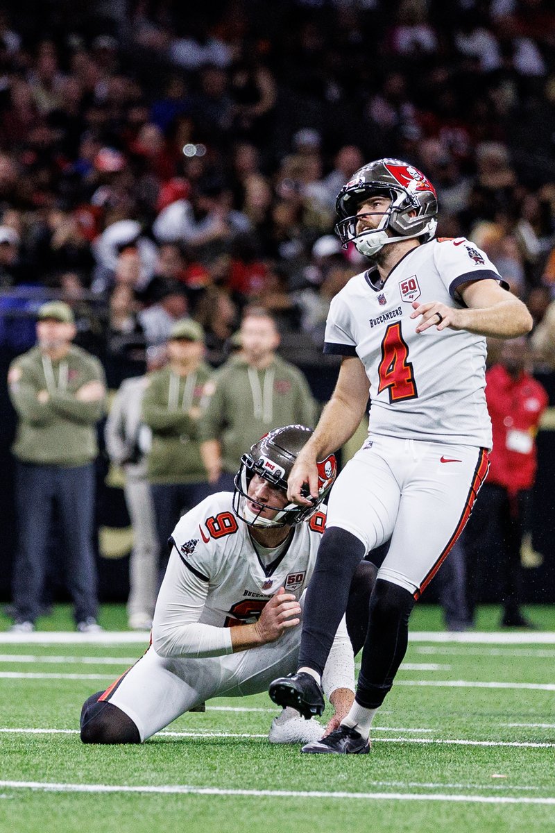 BuccaneersComms's tweet image. Chase McLaughlin &amp;amp; Anthony Nelson Named NFC Players of the Week

- 1st set of Tampa Bay teammates to earn Player of the Week honors in the same week since 2008

- The Buccaneers 4 Player of the Week awards in 2025 are the most in the NFL

Full Release: bccn.rs/3JBjfQe