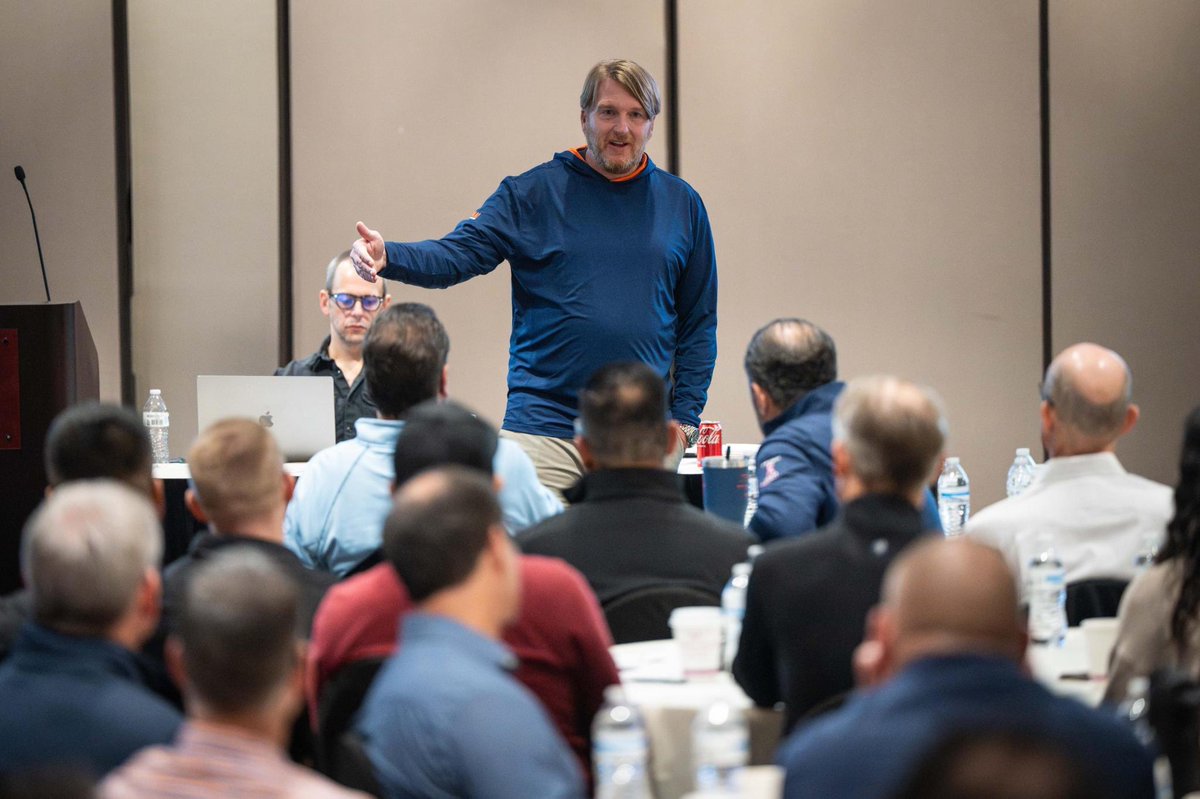 GPBrentBooker's tweet image. Kicked off the 4th #LaborersRising Conference with almost ONE HUNDRED #LIUNA leaders from across the US and Canada. When I say we’re growing OUR POWER and #MarchingToOneMillion, it’s not a catchphrase, it’s OUR mission.