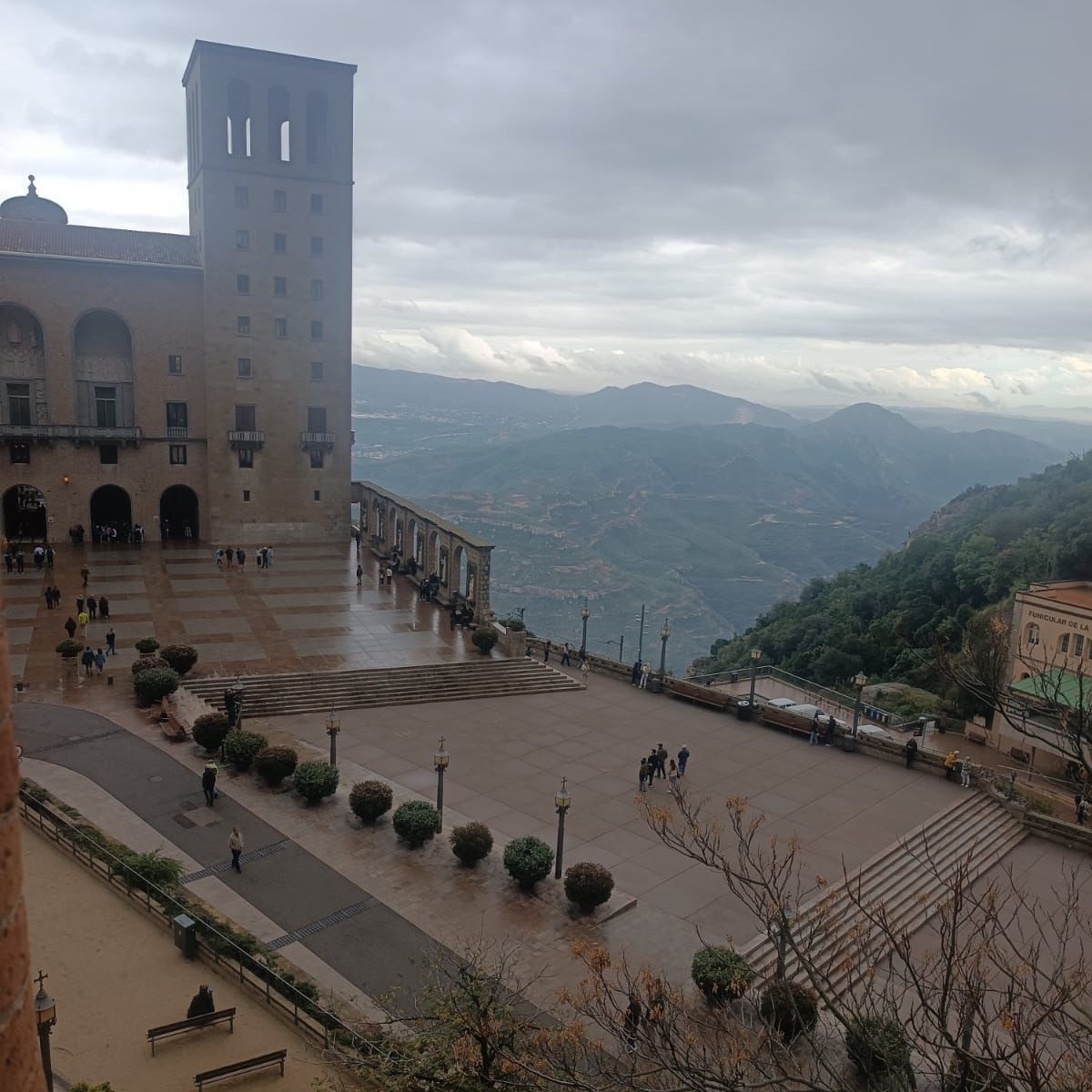 💧 El nostre director d’Agbar Pirineus, <a href="/Albertestival/">Albert Estival</a>, ha participat al workshop d’aigua del Cicle de Xerrades Mil·lenari Sostenible, en el marc de la commemoració del Mil·lenari del monestir de Montserrat.

🌍 Durant la seva intervenció ha compartit el funcionament del servei
