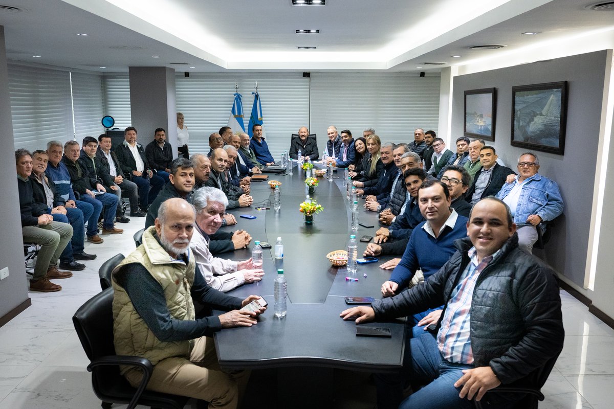 AgenforNoticias's tweet photo. ➡ Insfrán se reunió con intendentes y presidentes de Comisiones de Fomento 

🌐 Nota completa: https://t.co/SUcm98DFEV

#Agenfor #GildoInsfrán #Elecciones2025 #Formosa https://t.co/x4Ltojxd0o