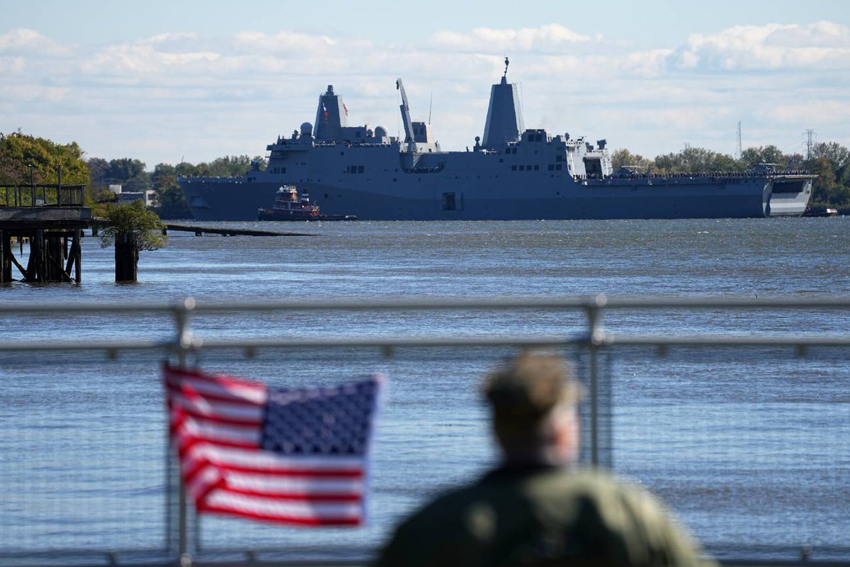NUEVO en #SiQueSePuede  

"El despliegue actual, impulsado por el gobierno de Donald Trump, reaviva una estrategia prebélica que la Casa Blanca comenzó a construir hace al menos siete años contra el gobierno de Nicolás Maduro" Manuel Sutherland 

¿Qué hay detrás detrás del