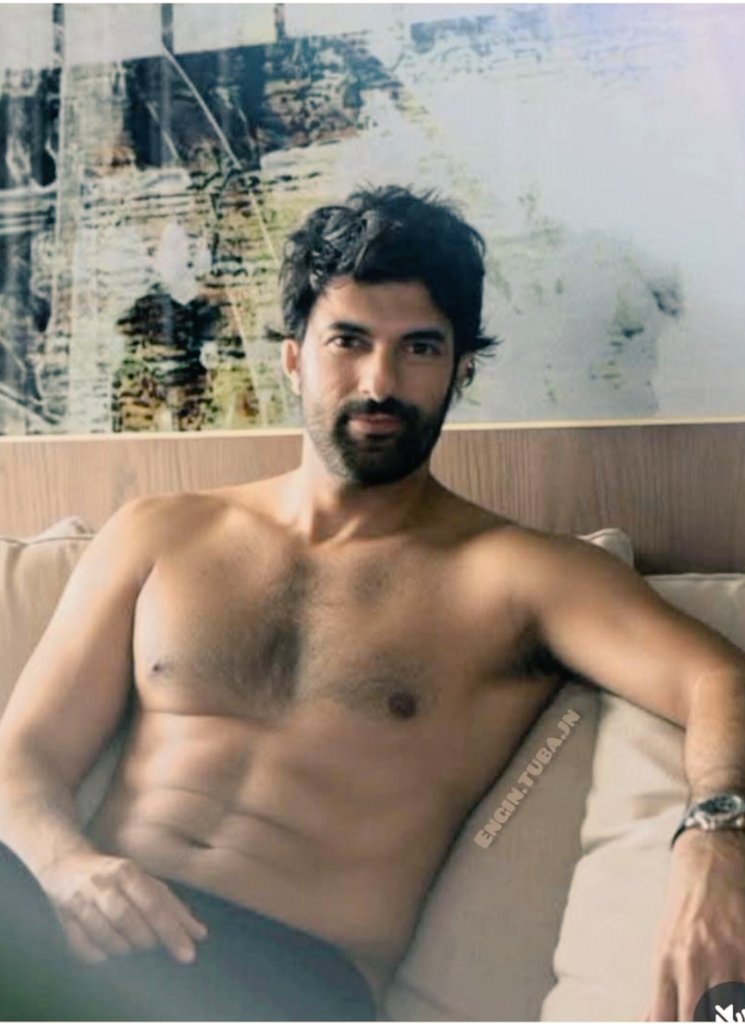 cyberbrujita's tweet photo. Wowwwww que guapo este chico!!!!!
Cuerpazo en forma ojos hipnoticos,esta como quiere de bueno!!!!
#EnginAkyürek
#bereketlitoplaklar
#EnTuExito https://t.co/ufbSEiqlix