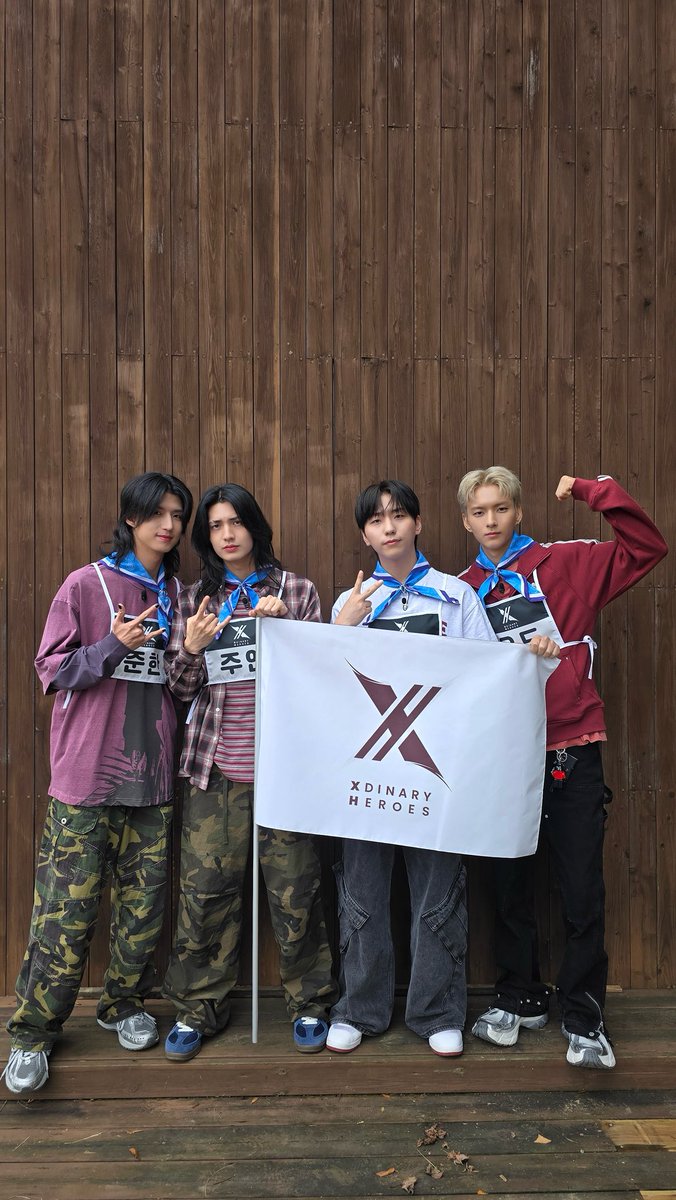 XH_official's tweet photo. [ #Xtra_Scenes ]

<출장 십오야 X JYP 스카우트>🧳
유쾌한 순간들로 가득했던 밤🌙
함께 웃어준 Villains 짱 ⋆⭒˚.⋆

#XdinaryHeroes #엑스디너리히어로즈
#tvN #출장십오야
#WE_ARE_ALL_HEROES https://t.co/bikKGB7zFQ