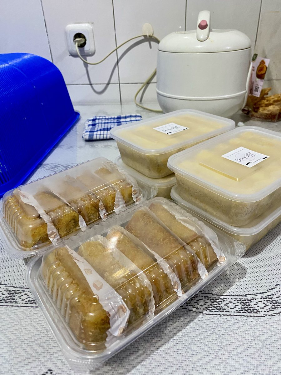 MelliUtami's tweet photo. Proyekan menutup bulan Oktober ini, 
Caranye.Mell mode On pesenan plus Matre pun tetep jalan tipis2…
MasyaaAllah yaRabb ridhoi🤍
.
Tapi yaa semalem akhirnya kerasa mulai linu badan aku, tolak angin plus paracetamol jadi andalan😁 https://t.co/V7T02d3klB