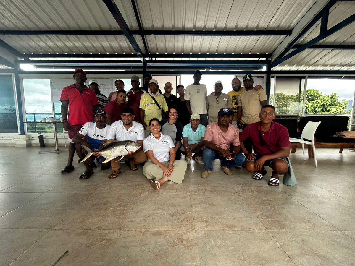 Realizamos un taller de buenas prácticas de manufactura con las asociaciones beneficiarias del Bajo Baudó, Nuquí, Juradó y Bahía Solano, junto a pescadores independientes y nuestro aliado Biocomercio, en el marco del proyecto Economía oceánica sostenible e inclusiva en Colombia.