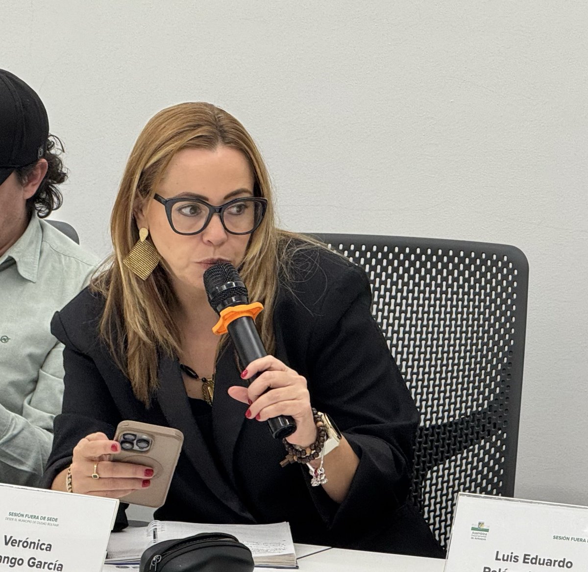 “Yo he insistido mucho en que tengamos una red de apoyo en Antioquia para las mujeres pero en cada subregión del departamento; si logramos poner esa iniciativa sería muy importante para todas”. <a href="/veronicaarango_/">Diputada Verónica Arango</a>