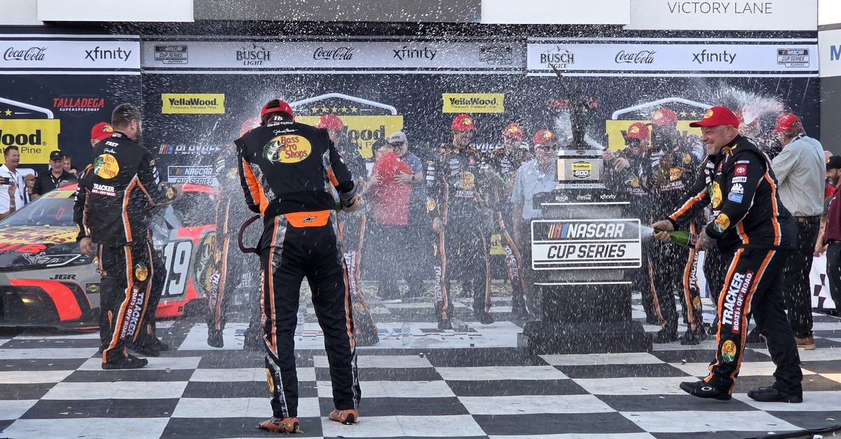 "Tell <a href="/chasebriscoe/">Chase Briscoe</a> he can update his picture" 📸 Isaac Williams