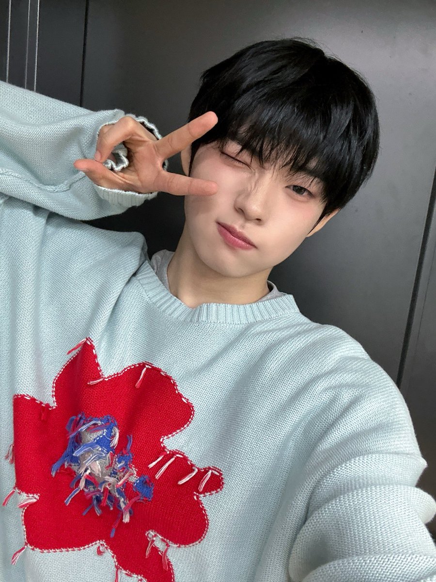 TIOT_NOW's tweet photo. [#예찬]  
겨울이다…🧊🧊

#신예찬 #SHINYECHAN 
#TIOT #티아이오티 https://t.co/n5ckSEL2G1