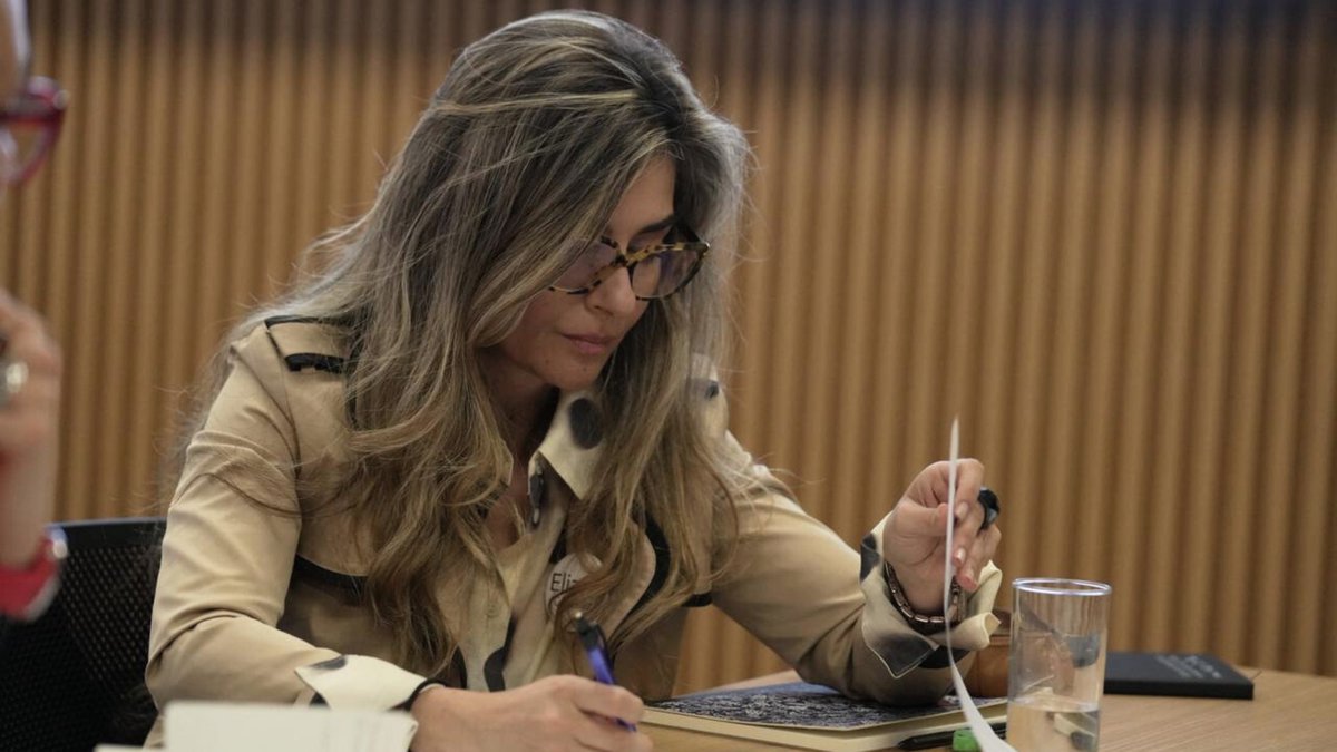 🏡Datos que transforman: conocimiento al servicio de la vivienda digna

Desde <a href="/Asobancaria/">Asobancaria</a> celebramos una nueva edición de Datos que Transforman, organizada por el <a href="/PlataformaUHPH/">Urban Housing Practitioner´s Hub (UHPH)</a> y el <a href="/TerwilligerCtr/">Terwilliger Center for Innovation in Shelter</a>  de Innovación en Vivienda de <a href="/Habitat_org/">Habitat for Humanity</a>.

💬 Un espacio de reflexión y