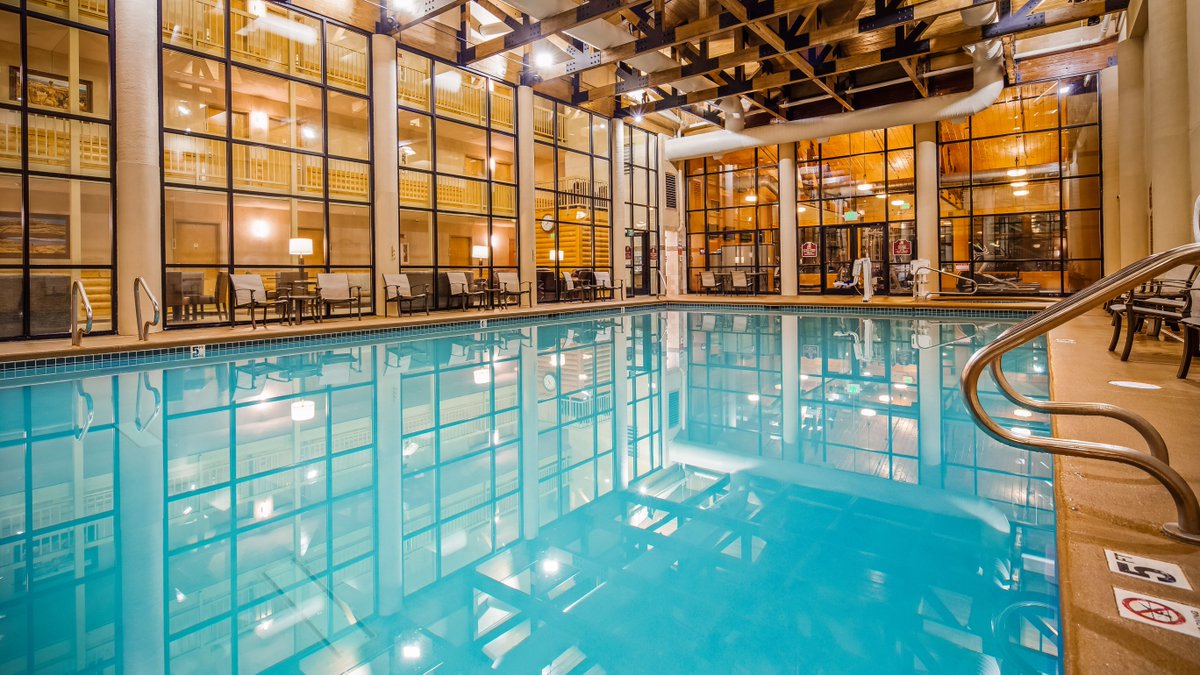 rubysinn's tweet image. 💦 Dive into relaxation! Enjoy our indoor pool and jacuzzi after a day exploring the park. Comfort and fun await at Ruby’s Inn.
#RelaxAndRecharge #BryceCanyon #RubysInn