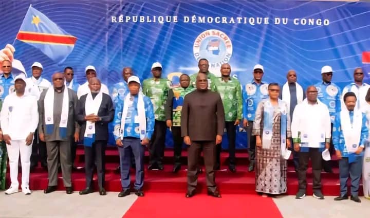 bakliyo88047's tweet photo. "On ne gère pas un pouvoir par affinités, mais par compétence, loyauté et vision pour le peuple."*

La République Démocratique du Congo n’est pas un héritage familial ni un club d’amis. Ceux qui occupent les postes clés doivent être choisis non pas parce qu’ils sont proches de X ou Y, mais parce qu’ils ont prouvé leur *intégrité*, leur *sacrifice* pour la nation, et leur *capacité à servir l’intérêt général*.

Le favoritisme détruit l’espoir des jeunes, tue la méritocratie, et freine l’émergence d’une vraie élite nationale.

*Il est temps que les vraies valeurs guident nos choix. Le peuple mérite mieux.*

SERGÙS BAKLIYO'S ISRAËLUS
@RobertMbungu3 @JeanEkila @BillyKambale1 @AudreyBombolo @AugustinKabuyaT .