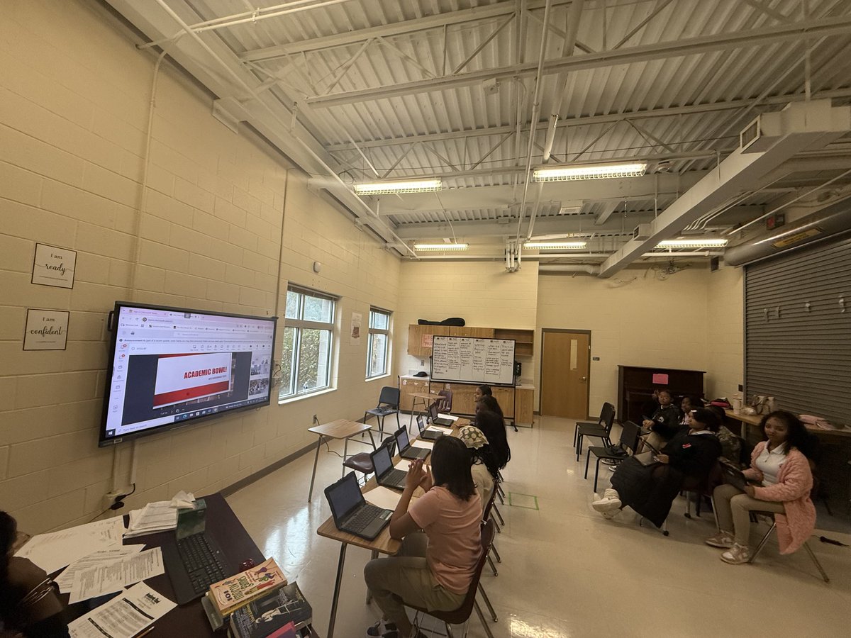 🧠✨ Glad to see our Middle School Academic Bowl Team in action!
Proud of our Lady Eagles for representing CSK with excellence and teamwork! 🦅💗🤎
#CSKStrong #AcademicBowl #LadyEaglesLead #EagleExcellence