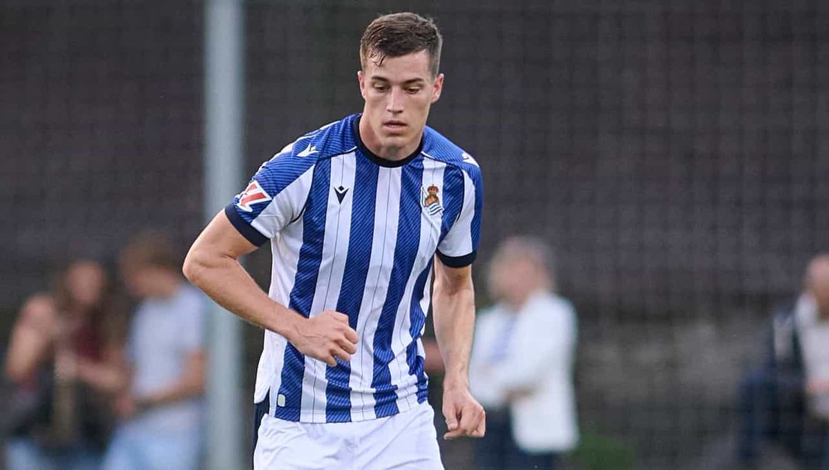 OFICIAL ℹ️ℹ️‼️‼️

Luka Sucic se ha quedado en Galicia y ha entrenado en las instalaciones de la SD Negreira 📈📈

Dentro de poco se espera la oficialidad por parte del club 🤝

El croata ha llegado a su "Big Club" y está listo para darlo todo en división de honor 🔥🔥