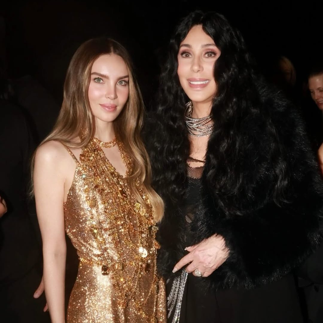RevistaEliteqr's tweet photo. 💎✨Belinda deslumbró en la gala Swarovski Masters of Light, compartiendo protagonismo con Cher y Emily Ratajkowski en una noche dedicada al lujo y la creatividad.🌟
#MastersOfLight #ModaInternacional #LujoYEstilo #HollywoodGlam
https://t.co/PbC7h5LKxO https://t.co/x3VDLcmE0A
