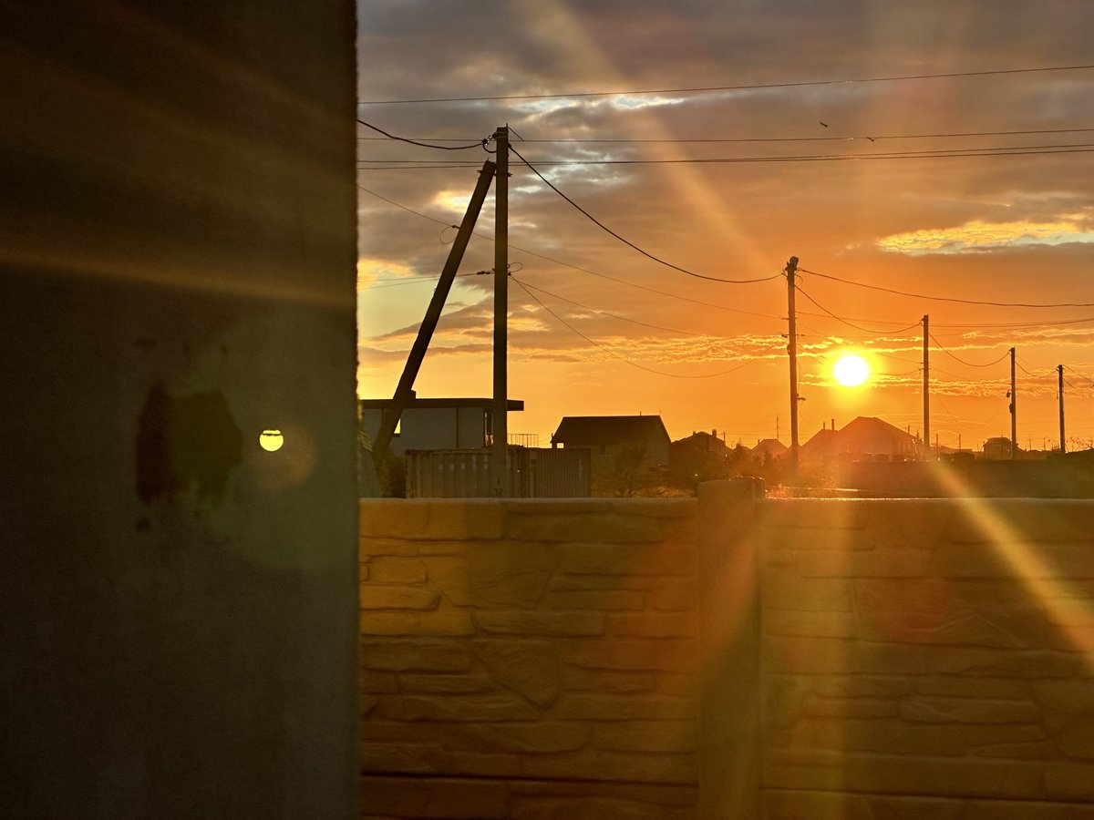 artemd73's tweet photo. Я свет, который ведёт, а не ослепляет🌅🌅🌅🌅 https://t.co/2DbUT8sl6N