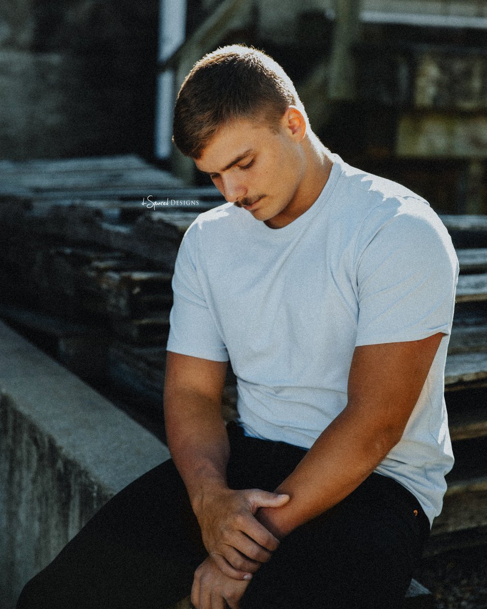 Meet Maxton ... rocking his senior session with effortless rugged style and confidence. Here’s to big dreams and even bigger adventures ahead! Good luck on the rest of your year! 

#dsquaredseniors #dsquaredguys #seniorphotography