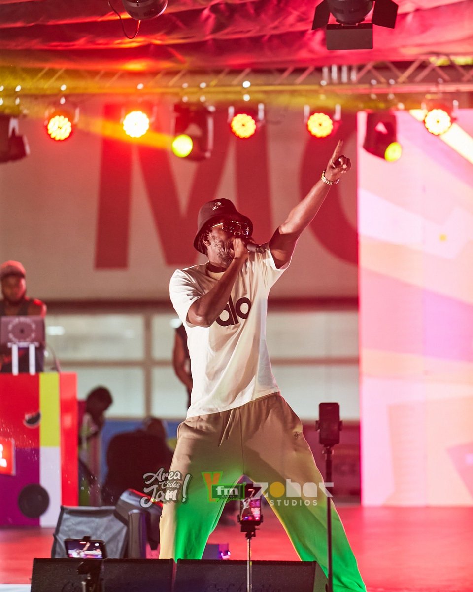 Y1079FM's tweet image. Thank you @kwawkese for coming through #AreaCodesJam25 

📸: @zoharstudiosgh 

#AreaCodesJam #PinkOnY #PinkAreaCodesJam #yfmghana #ytvghana #fyp #breastcancerawarenessmonth #kwawkese