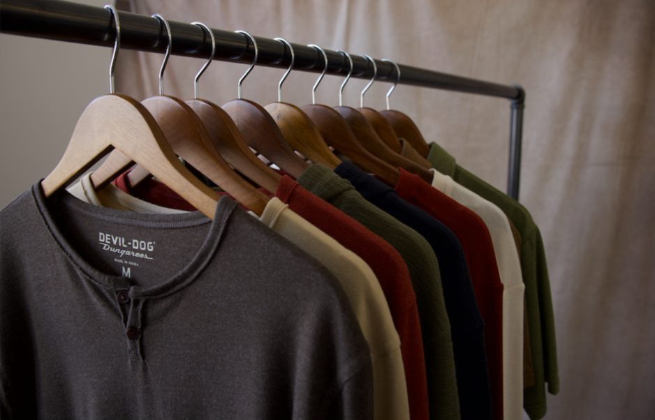 From graphic tees to Henleys and polos. Every top is built for real life, not the spotlight. 

.
.
.

#DEVILDOGJEANS #DEVILDOGDUNGAREES #henleys #graphictees #graphictops #polos #jackets #hoodies #usa #fall2025 #fall #menswear #mentops #workwear #mensfashion #fashion