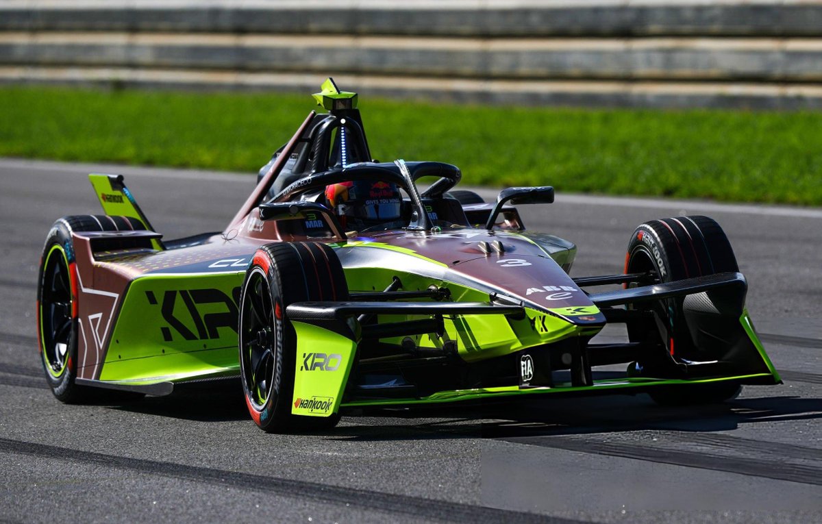 PMartiUpdates's tweet image. 📷🇬🇧| Appreciation tweet of Pepe&apos;s car 😍

📷🇪🇸| Tweet de para apreciar por el coche de Pepe 😍

©️ Alex Bierens de Haans &amp;amp; Andrew Ferraro

#FormulaE #FETesting #CupraKiro #PepeMarti